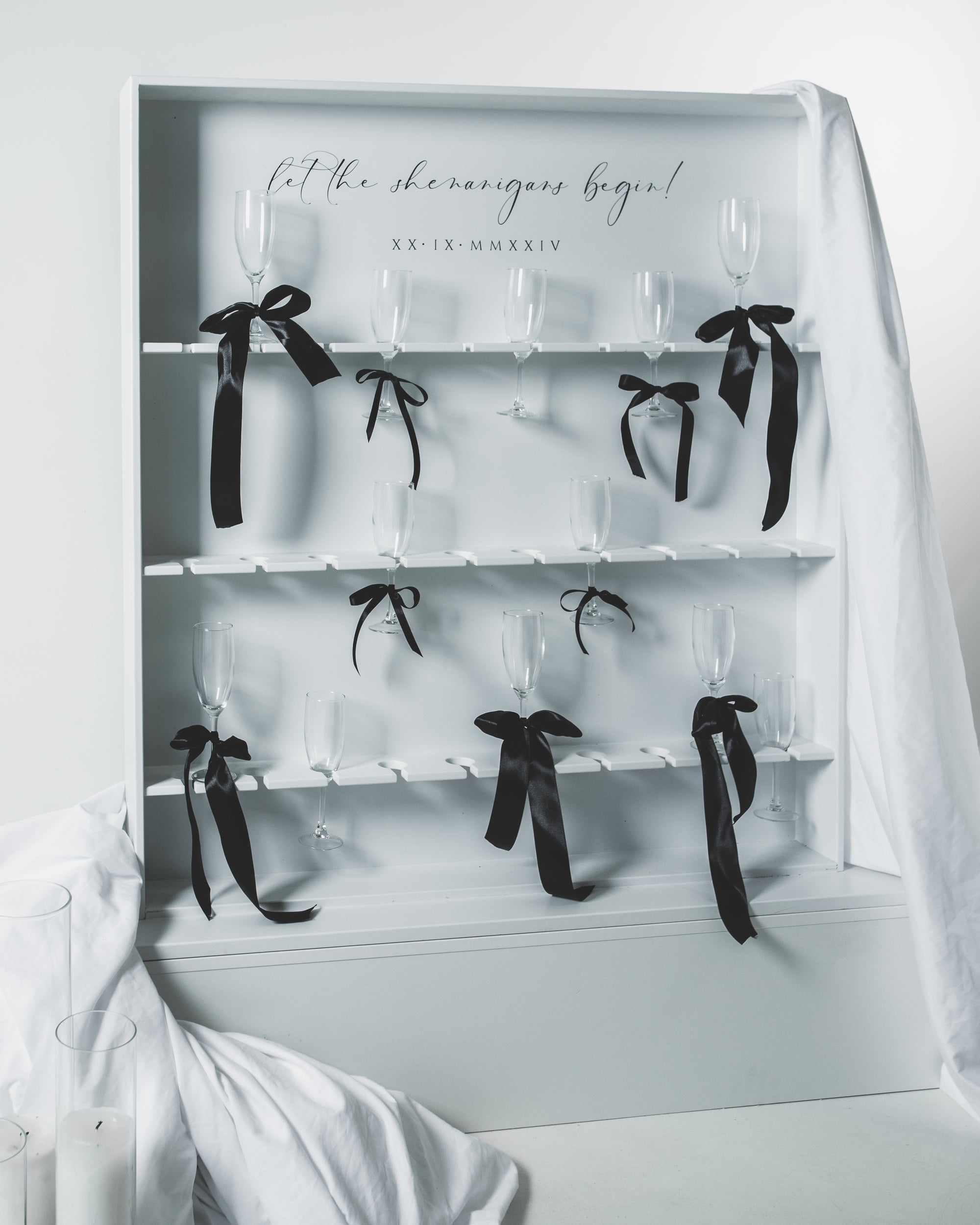 CHAMPAGNE WALL