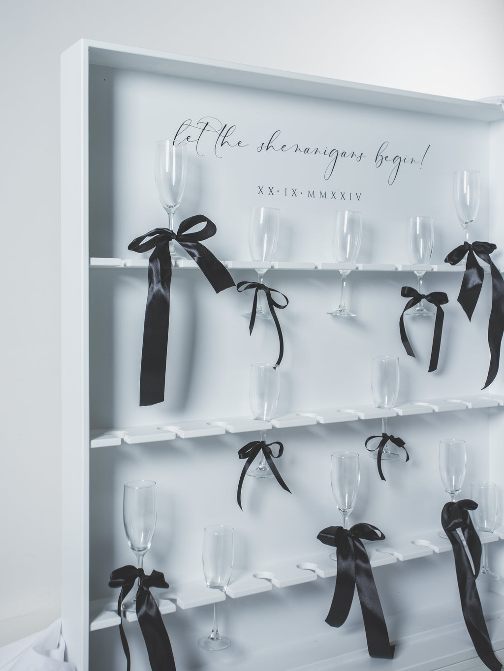 CHAMPAGNE WALL